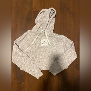 Hollister women’s small girls cropped grey sweatshirt hoodie top